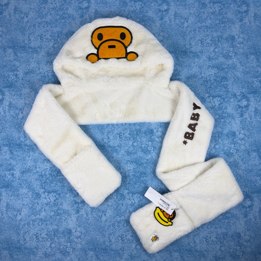BAPE Baby Milo Faux Fur Hooded Scarf W Pockets Cream Offwhite 3 in 1 NWT W4334XX